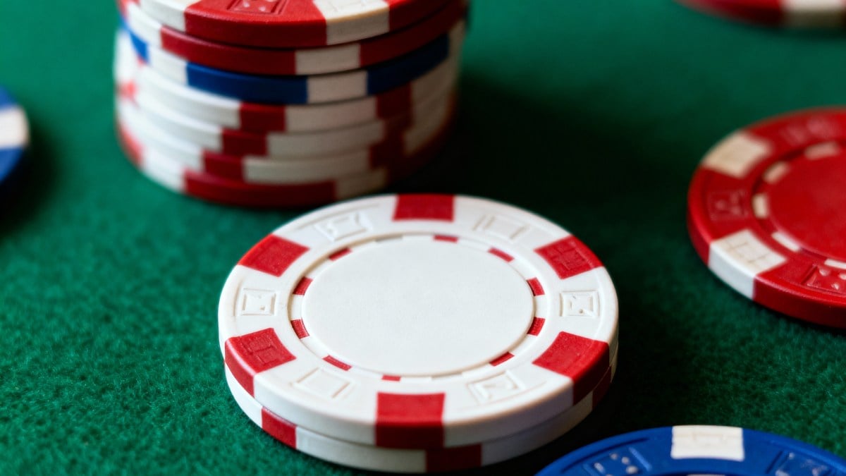 Poker Chip Values by Color: Denominations & Setup Guide